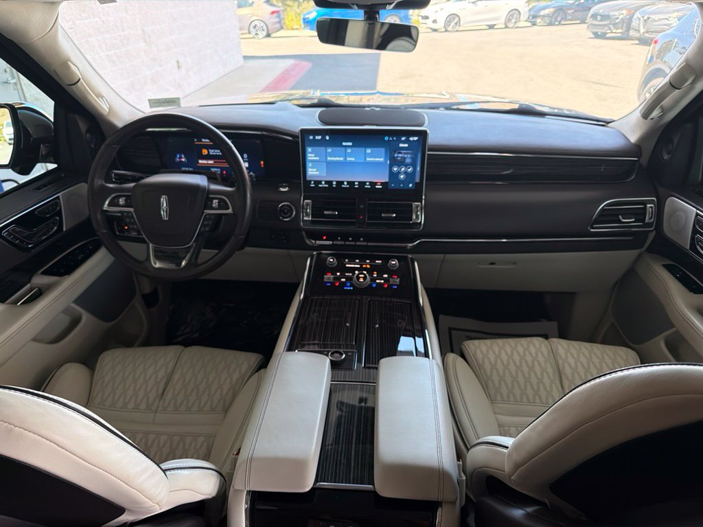 Used 2024 Lincoln Navigator Black Label AWD/4WD image 15