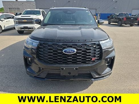 Used 2025 Ford Explorer ST AWD/4WD image 2