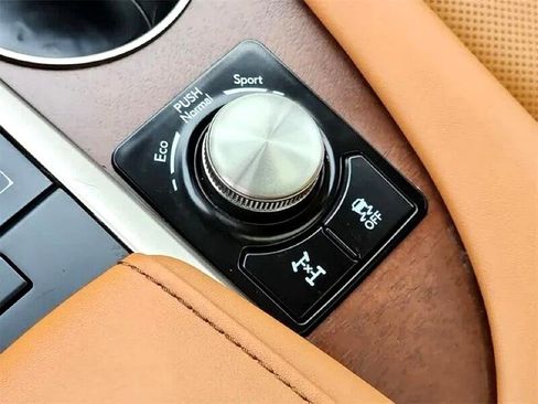 Used 2022 Lexus RX 350L Premium image 9