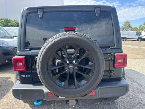 Used 2023 Jeep Wrangler Unlimited Sahara w/ Cold Weather Group AWD/4WD image 6