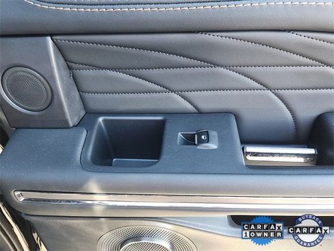 Certified 2022 Ford Expedition Platinum image 32