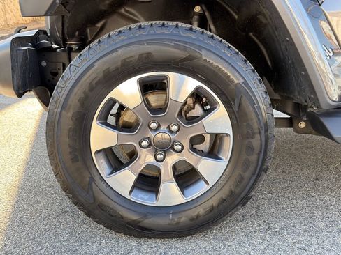 Used 2021 Jeep Wrangler Unlimited Sahara AWD/4WD image 36