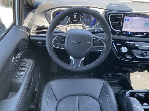 New 2026 Chrysler Voyager LX image 36