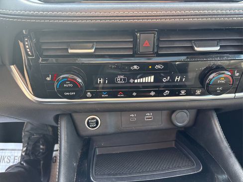 Used 2023 Nissan Rogue SL w/ SL Premium Package image 37