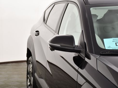 Used 2025 Hyundai Kona SEL AWD/4WD image 14