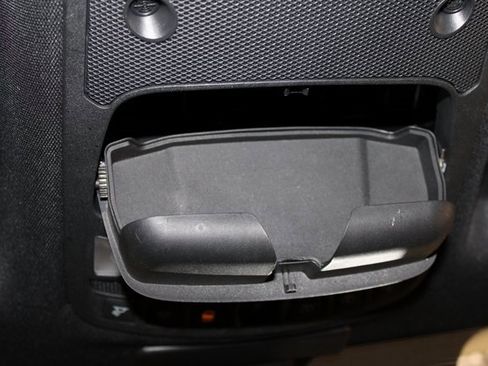 Used 2015 Ford F150 Platinum image 40