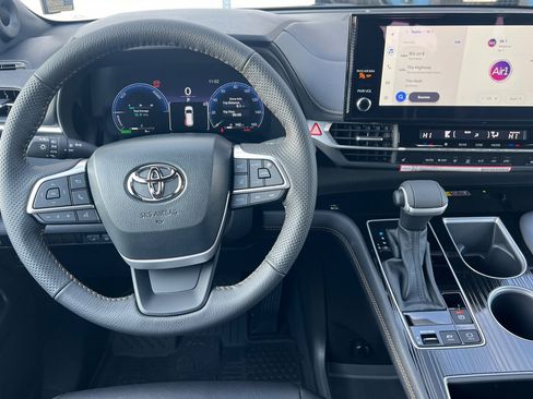 New 2026 Toyota Sienna XLE Woodland Edition image 11