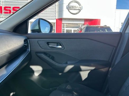 Used 2023 Nissan Rogue SV image 33