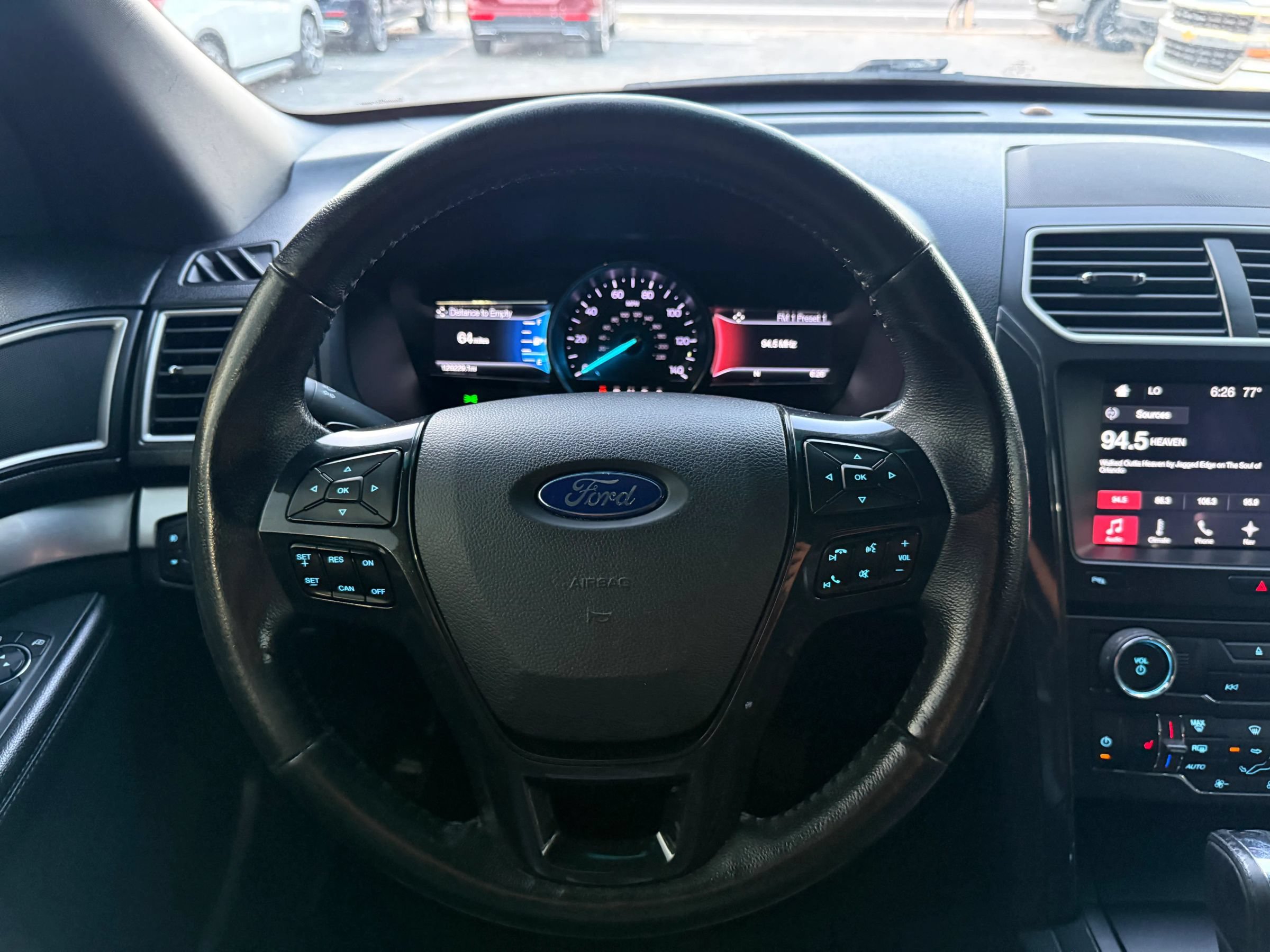 Used 2017 Ford Explorer XLT w/ Equipment Group 202A FWD image 9