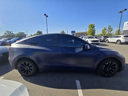 Used 2022 Tesla Model Y Long Range AWD/4WD image 16