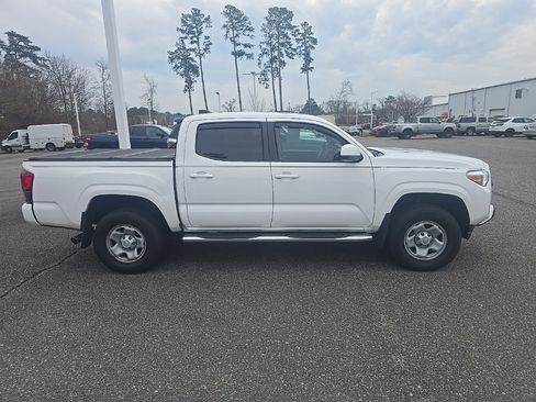 Used 2022 Toyota Tacoma SR image 4