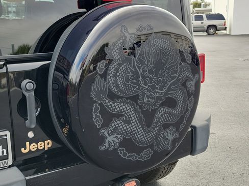 Used 2014 Jeep Wrangler Unlimited Sahara image 5