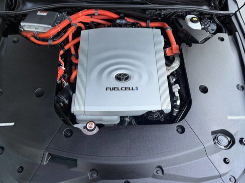 Used 2023 Toyota Mirai w/ Advanced Technology Package image 38