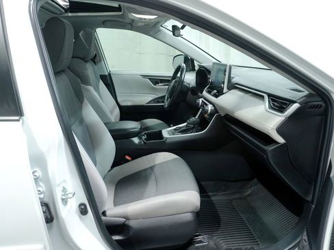 Used 2022 Toyota RAV4 XLE w/ Convenience Package AWD/4WD image 13