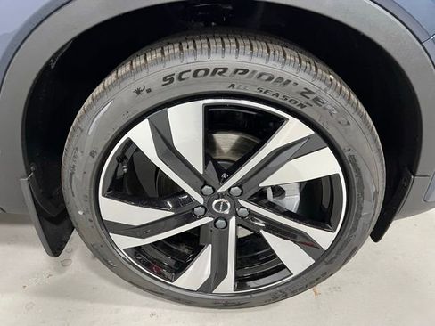 Used 2026 Volvo XC40 B5 Ultra w/ Protection Package Premier image 12