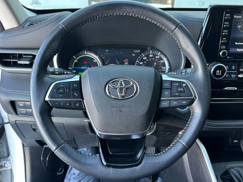 Used 2021 Toyota Highlander XLE image 39