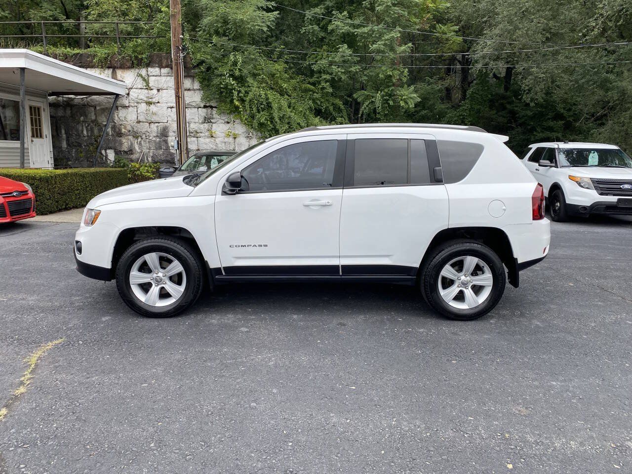 Used 2016 Jeep Compass Sport w/ Power Value Group AWD/4WD image 2