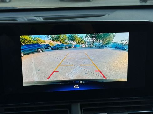 Used 2025 Chevrolet Trax LT image 17