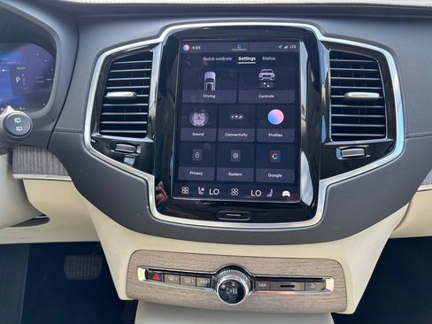 Certified 2024 Volvo XC90 T8 Ultimate w/ Protection Package Premier AWD/4WD image 10