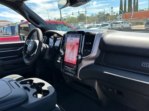 New 2026 RAM 2500 Big Horn AWD/4WD image 12