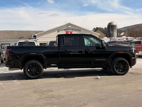 Used 2025 GMC Sierra 2500 AT4 w/ AT4 Premium Plus Package image 4