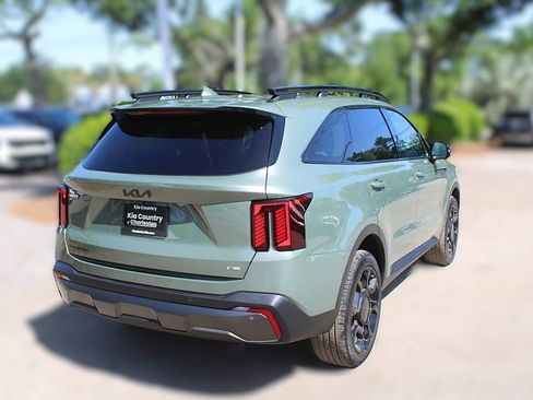 Used 2025 Kia Sorento SX AWD/4WD image 7
