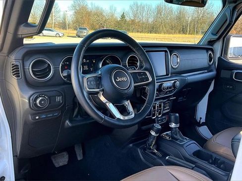 Used 2023 Jeep Wrangler Unlimited Sahara w/ Cold Weather Group image 17