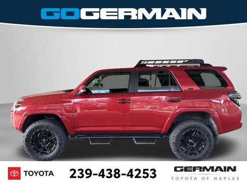 Used 2021 Toyota 4Runner SR5 Premium w/ Moonroof Package RWD image 2