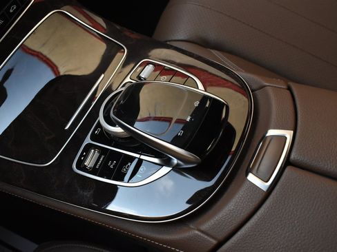Used 2020 Mercedes-Benz E 350 4MATIC Sedan image 29