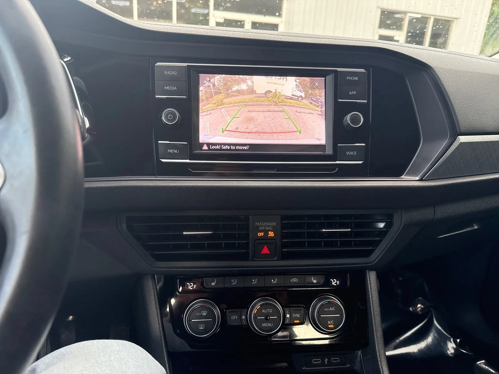 Used 2022 Volkswagen Jetta SE FWD image 22