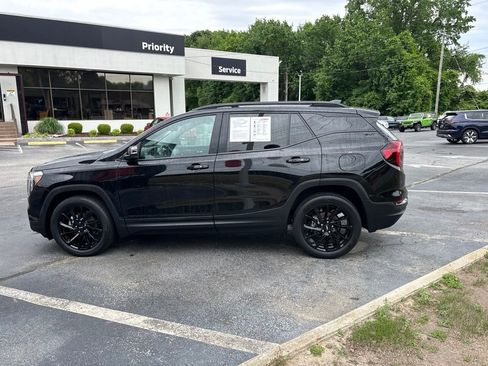 Used 2023 GMC Terrain SLT w/ Elevation Edition FWD image 6