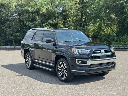 Used 2023 Toyota 4Runner Limited AWD/4WD image 9