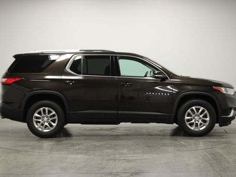 Used 2018 Chevrolet Traverse LT image 9