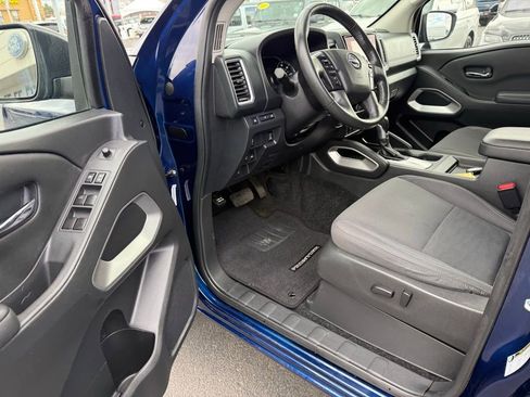 Used 2023 Nissan Frontier SV w/ SV Convenience Package image 9