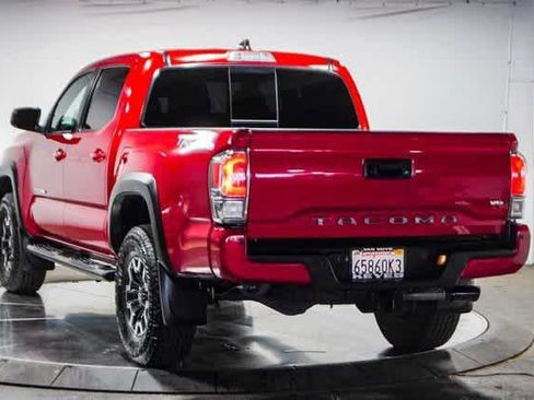 Certified 2022 Toyota Tacoma TRD Off-Road w/ Technology Package RWD image 3