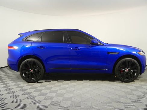 Used 2019 Jaguar F-PACE S image 2