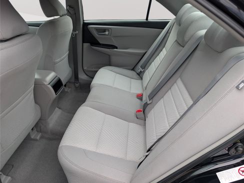 Used 2017 Toyota Camry LE FWD image 15