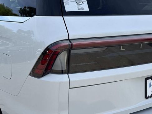 New 2026 Lincoln Navigator Reserve AWD/4WD image 11