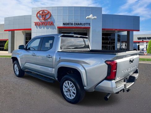 Used 2025 Toyota Tacoma SR5 AWD/4WD image 7