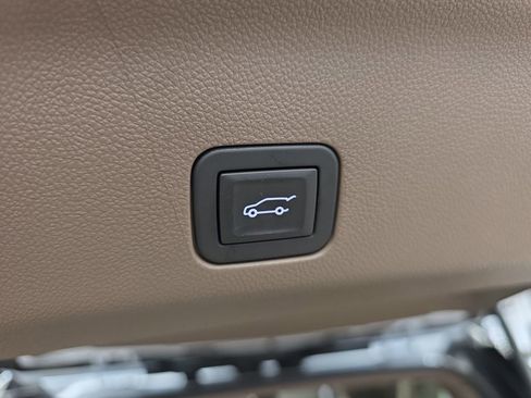 Used 2026 GMC Yukon XL Denali w/ Denali Reserve Package image 15