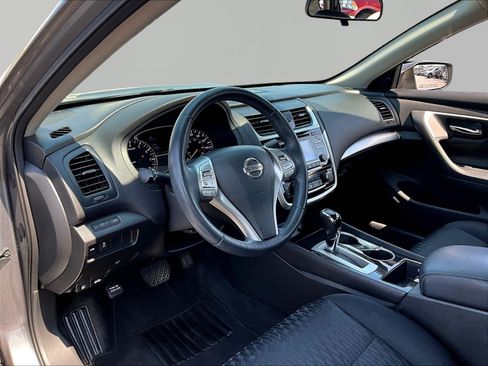 Used 2018 Nissan Altima 2.5 SV FWD image 16