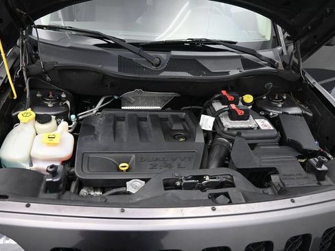 Used 2017 Jeep Patriot Sport AWD/4WD image 19