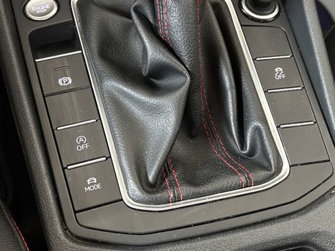 Used 2022 Volkswagen Jetta GLI Autobahn FWD image 39