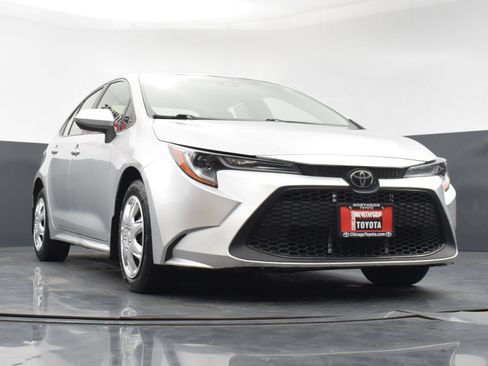 Used 2021 Toyota Corolla LE FWD image 28