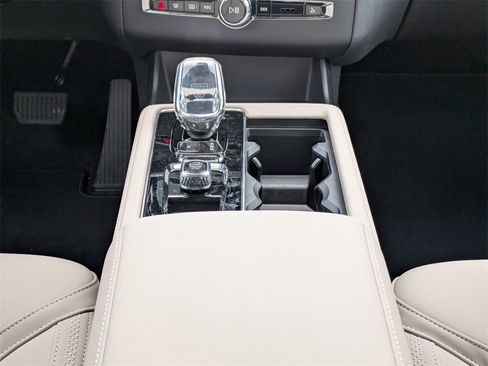 New 2026 Volvo XC90 B6 Plus image 23