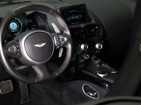 Used 2022 Aston Martin V8 Vantage Roadster image 18