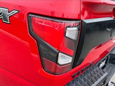 Used 2021 Nissan Titan PRO-4X w/ Pro-4x Convenience Package image 29