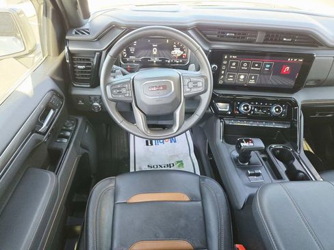 Used 2025 GMC Sierra 1500 AT4 w/ AT4 Premium Package image 11