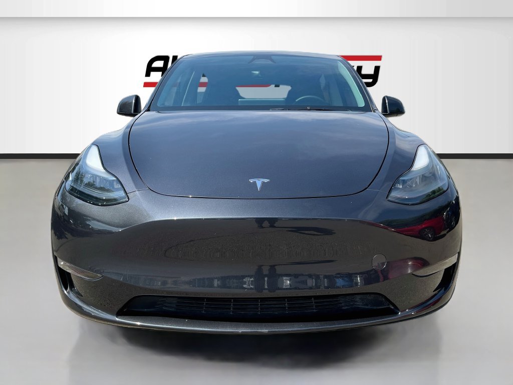 Used 2024 Tesla Model Y Long Range AWD/4WD image 2