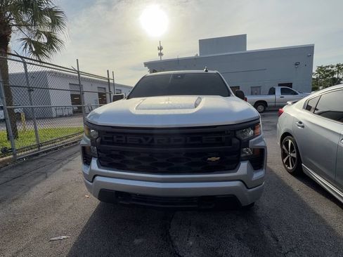 Used 2022 Chevrolet Silverado 1500 Custom RWD image 2